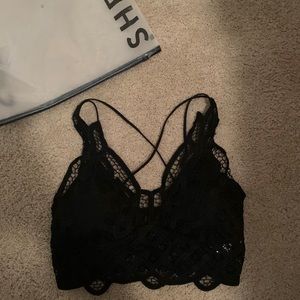 NEW, NEVER WORN, sizing should be above D or DDbra